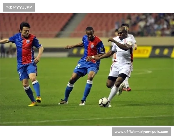 曼联球迷的心声，在绿茵场上的坚韧与热情